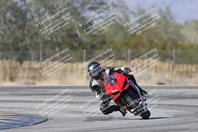 media/Dec-01-2025-Moto Forza (Mon) [[2daa91e15f]]/3-Beginner Group/Session 3 (Turn 3)/